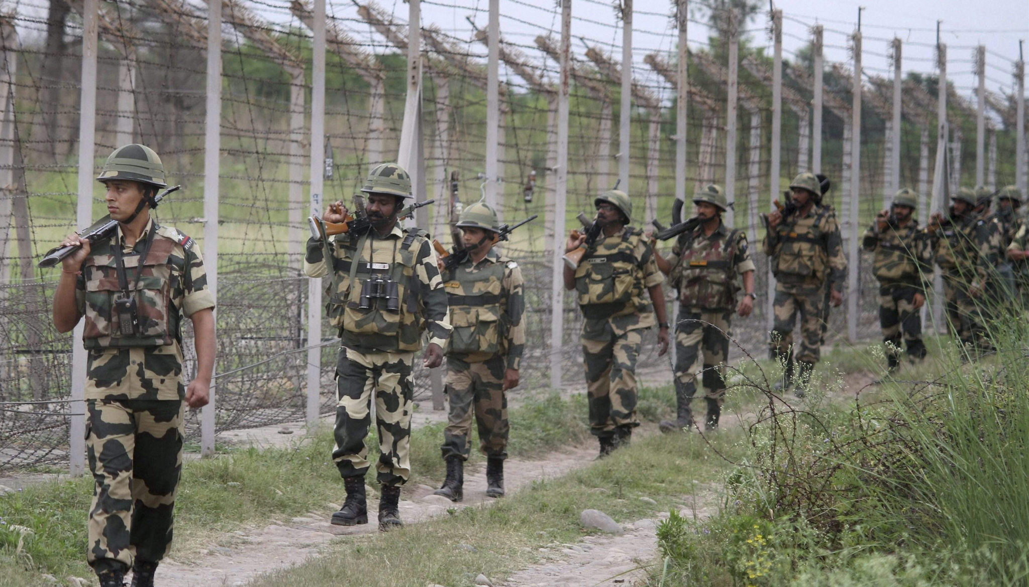 Smart fencing on border