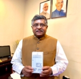 Ravi Shankar Prasad shared photo with iPhone XR, said- Happy reading Make in India