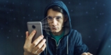 Face detection lock in the mobile is also not safe, steal one lakh rupees using the face of the sleeping person